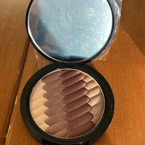 3 Belle Beauty Shades of Plum Lot of 3 Shadow Pallets